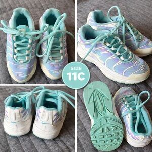 Nike Kids Sneakers in Aqua and Lavender
